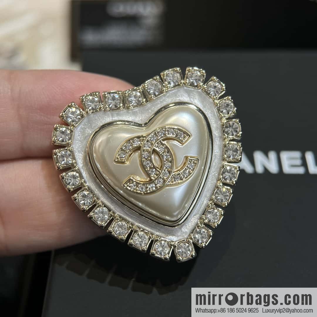 ❗️New ❗️☀️ New ☑️ Chanel Double C Full Diamond Peach Heart Love Brooch ☀️