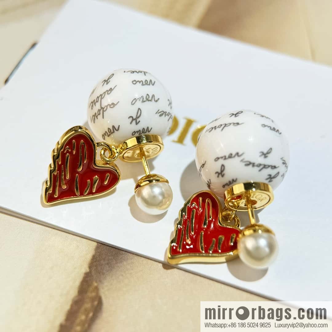 New ☑️ Dior size pearl love peach heart stud earrings