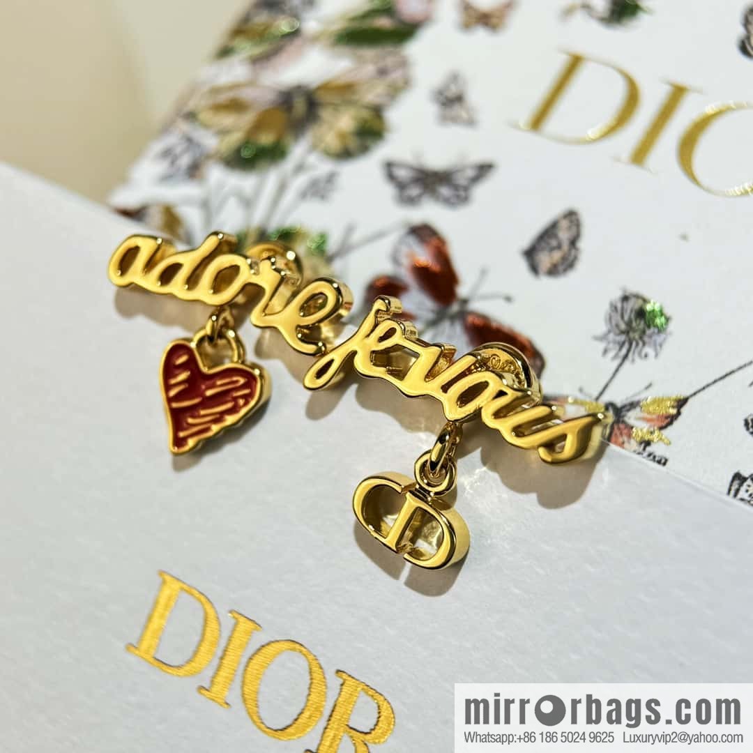 New ☑️ Dior size pearl love peach heart stud earrings