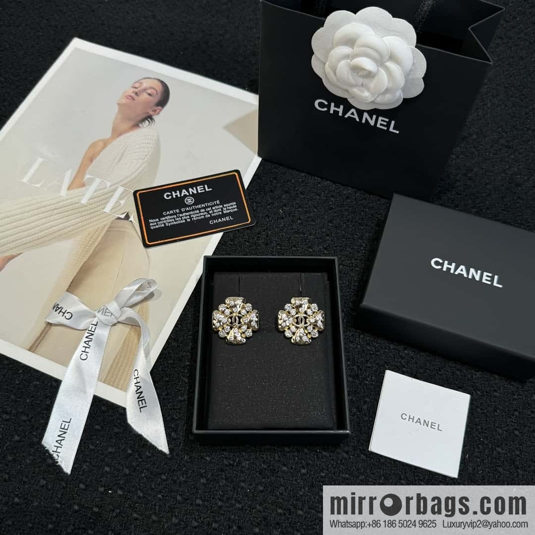 ❗️New ❗️☀️ new ☑️ Chanel double c four-leaf clover stud earrings ☀️