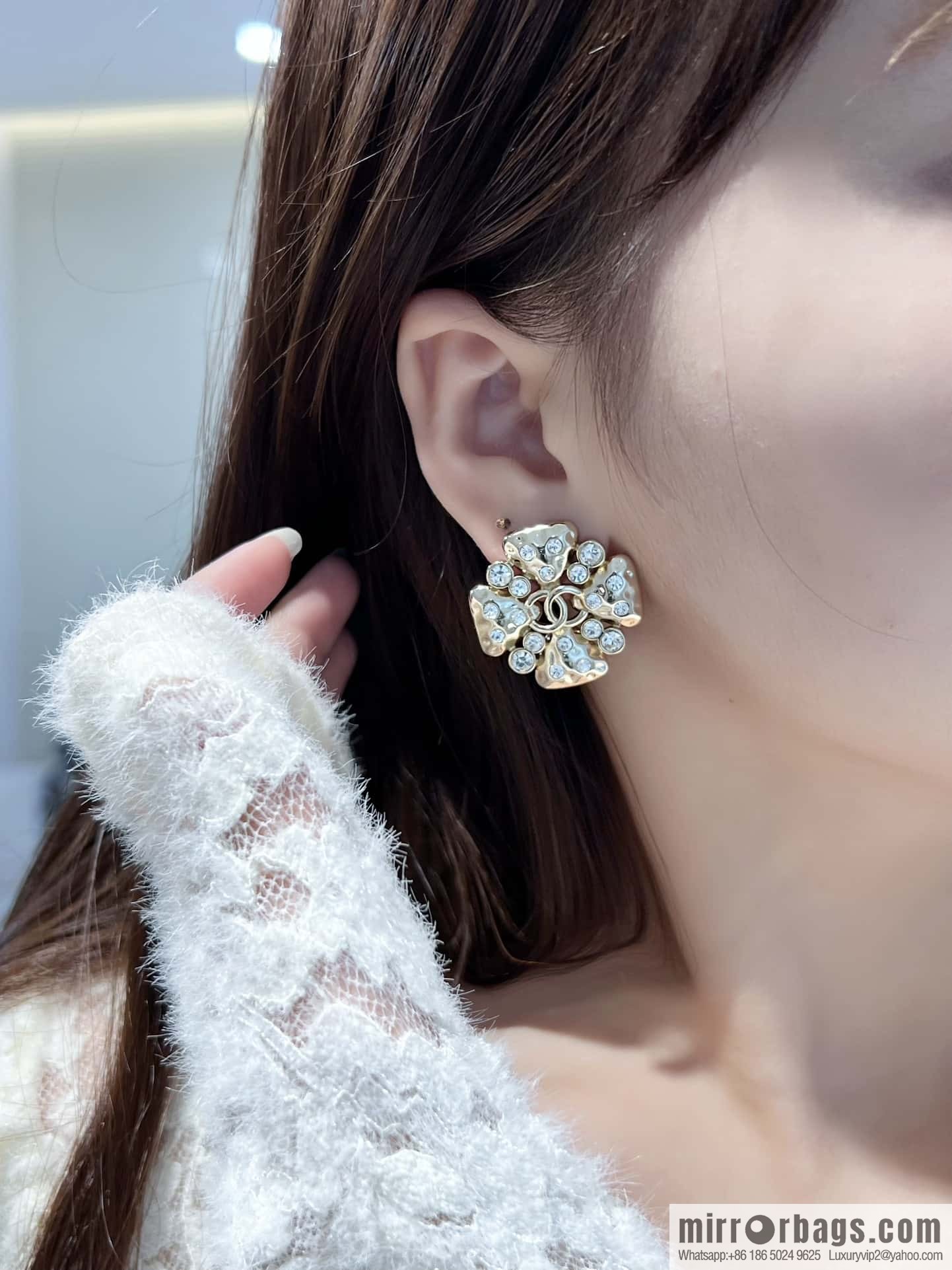 ❗️New ❗️☀️ new ☑️ Chanel double c four-leaf clover stud earrings ☀️