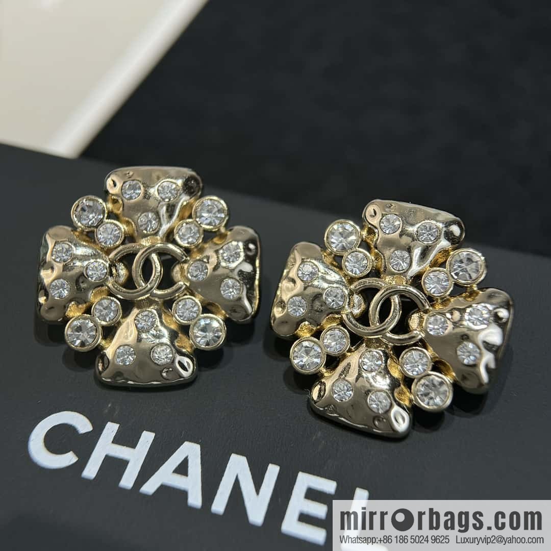 ❗️New ❗️☀️ new ☑️ Chanel double c four-leaf clover stud earrings ☀️