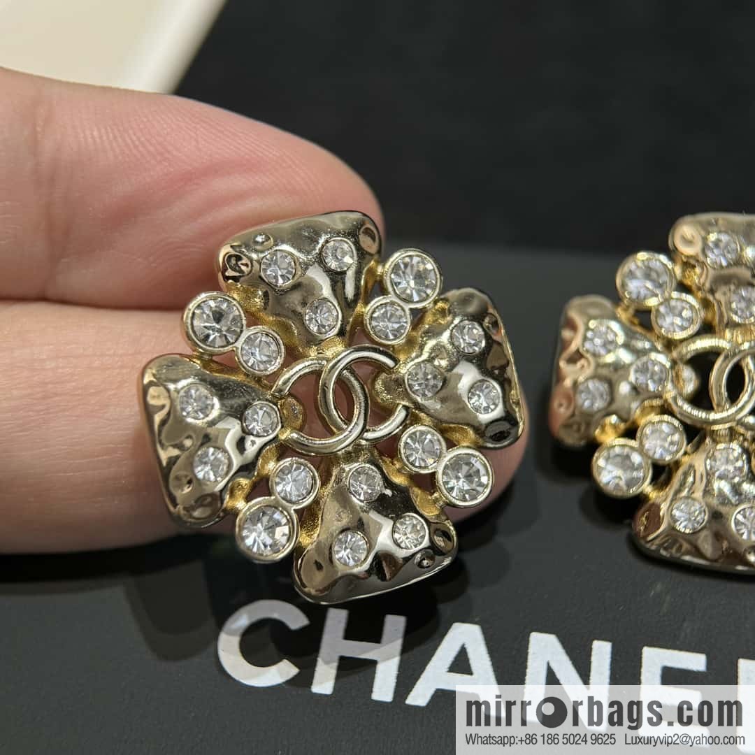 ❗️New ❗️☀️ new ☑️ Chanel double c four-leaf clover stud earrings ☀️