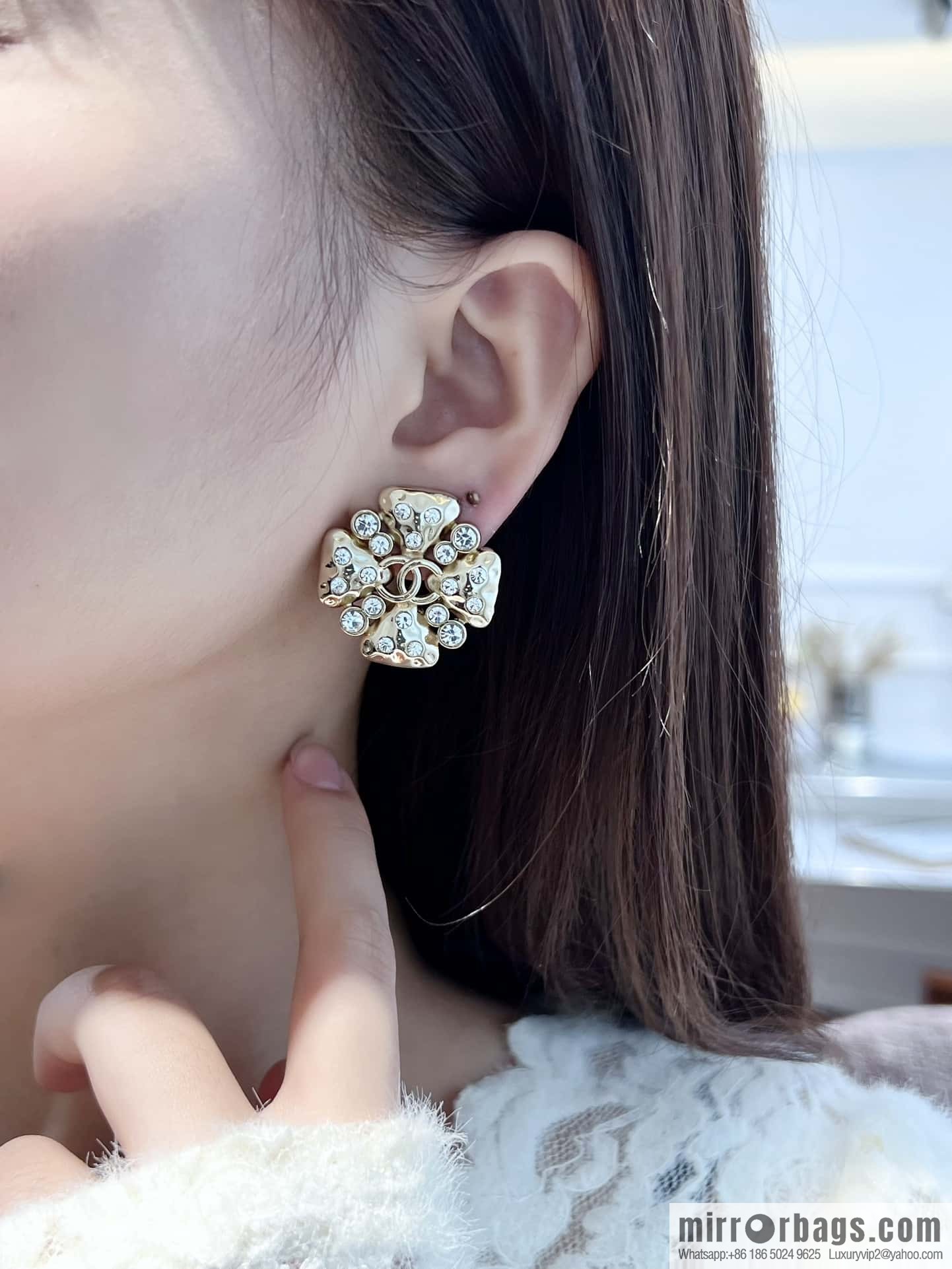❗️New ❗️☀️ new ☑️ Chanel double c four-leaf clover stud earrings ☀️