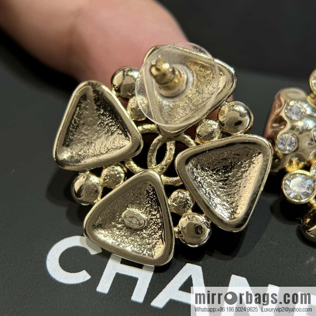 ❗️New ❗️☀️ new ☑️ Chanel double c four-leaf clover stud earrings ☀️