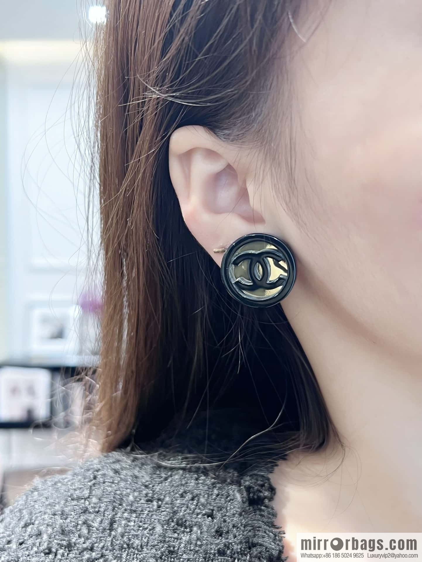 ❗️New ❗️☀️ new ☑️ chanel c1 double c round acrylic stud earrings ☀️
