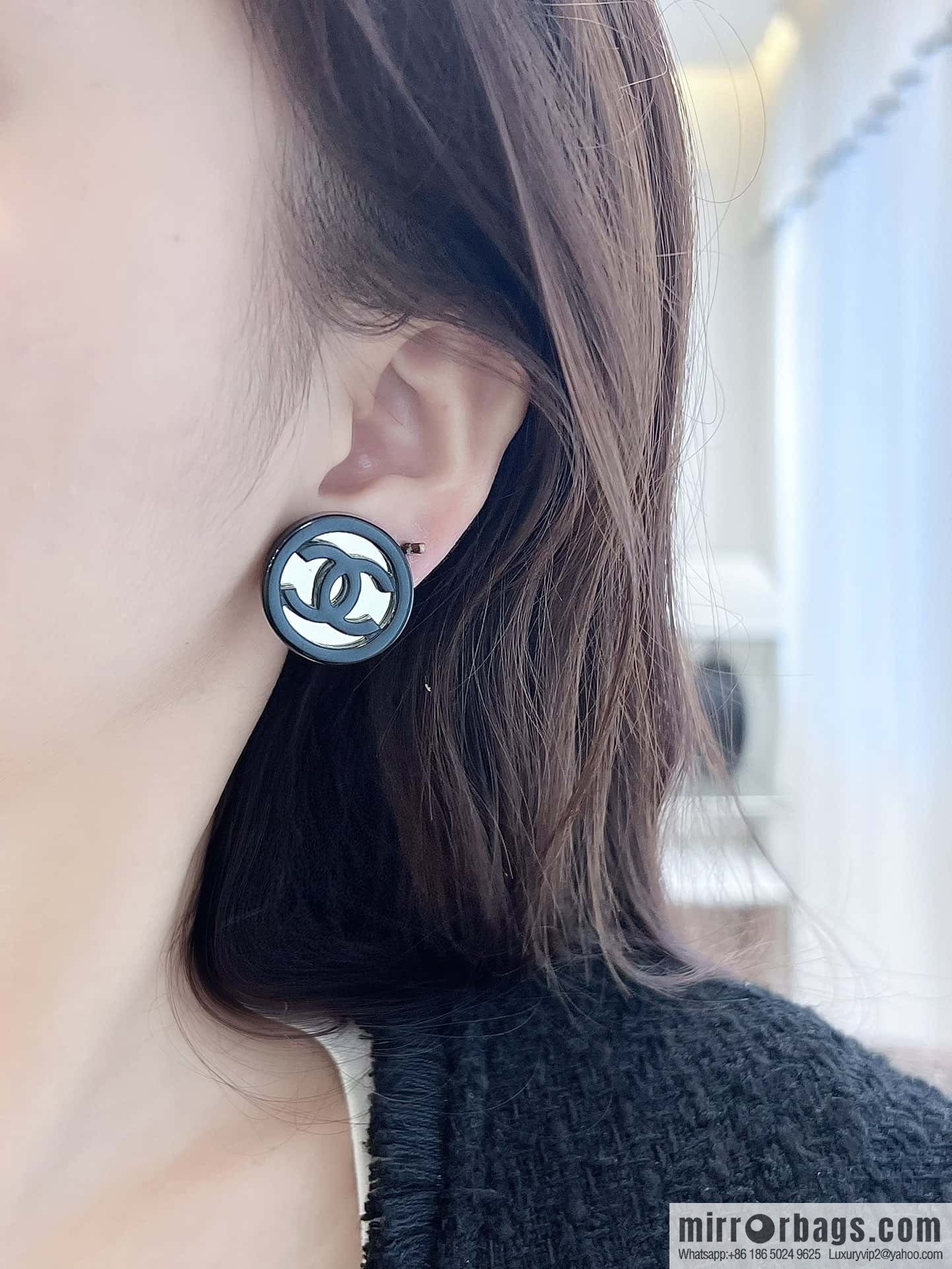 ❗️New ❗️☀️ new ☑️ chanel c1 double c round acrylic stud earrings ☀️