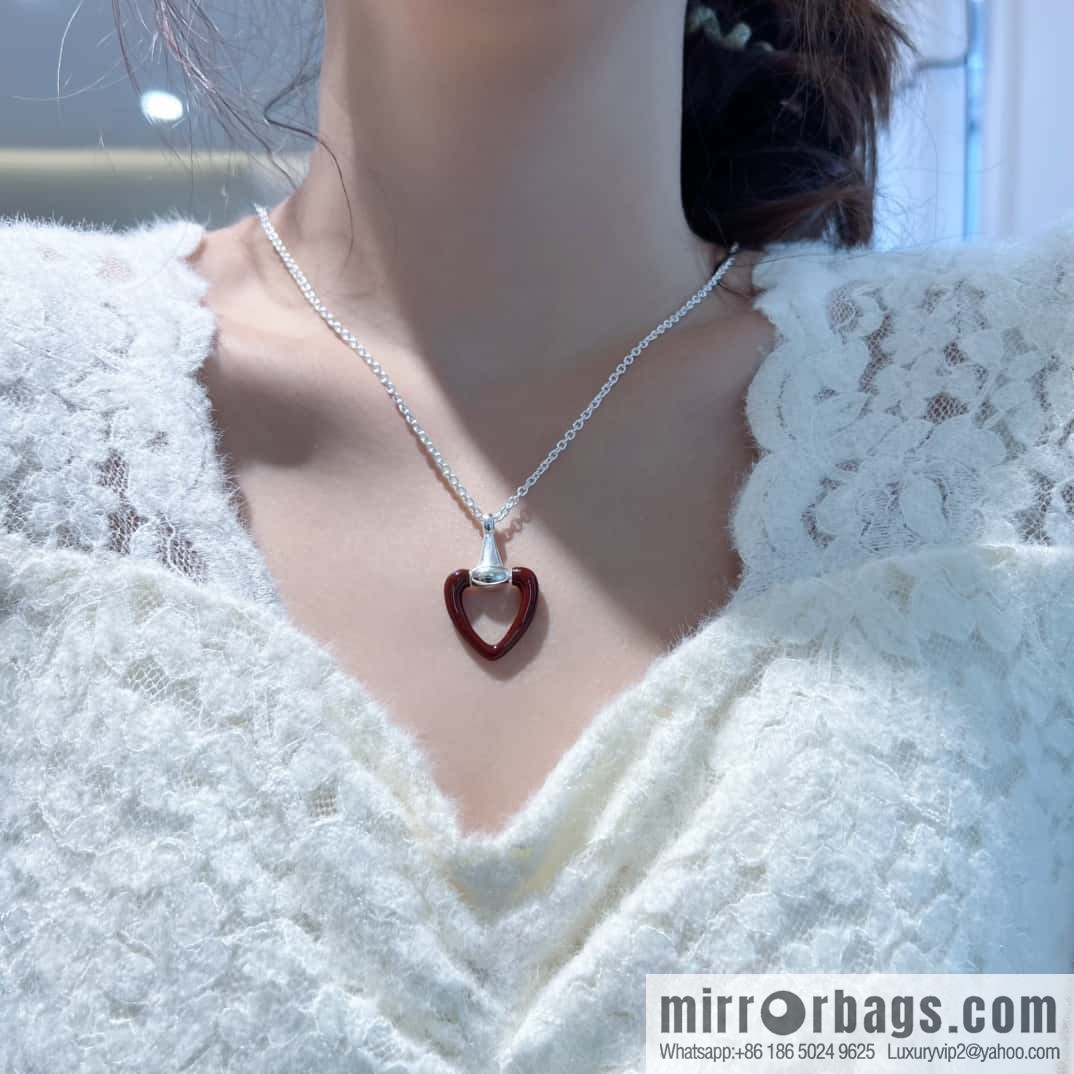 ❗️New ❗️☀ New Gucci Gucci peach heart love necklace ☀