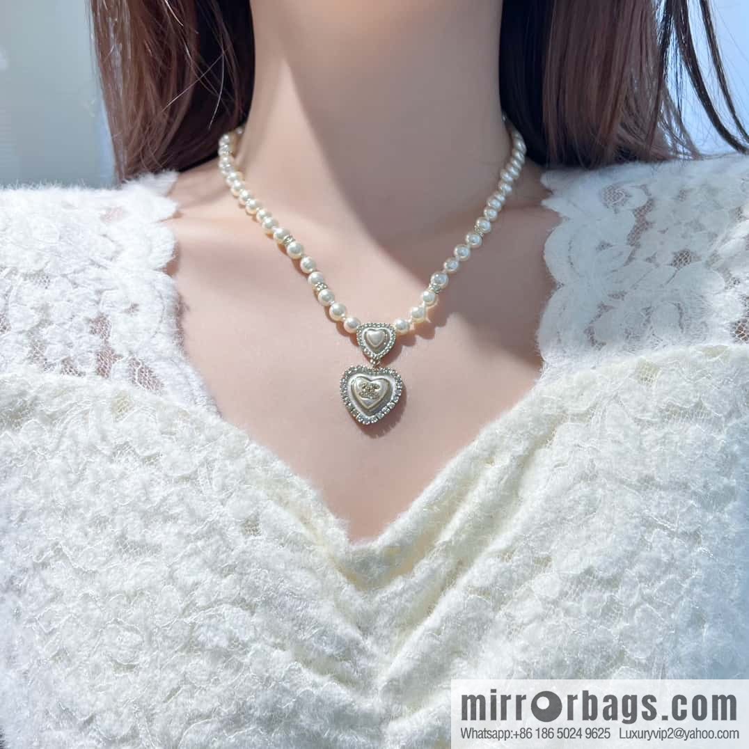 ☀️New ☑️ Chanel peach heart love pearl necklace