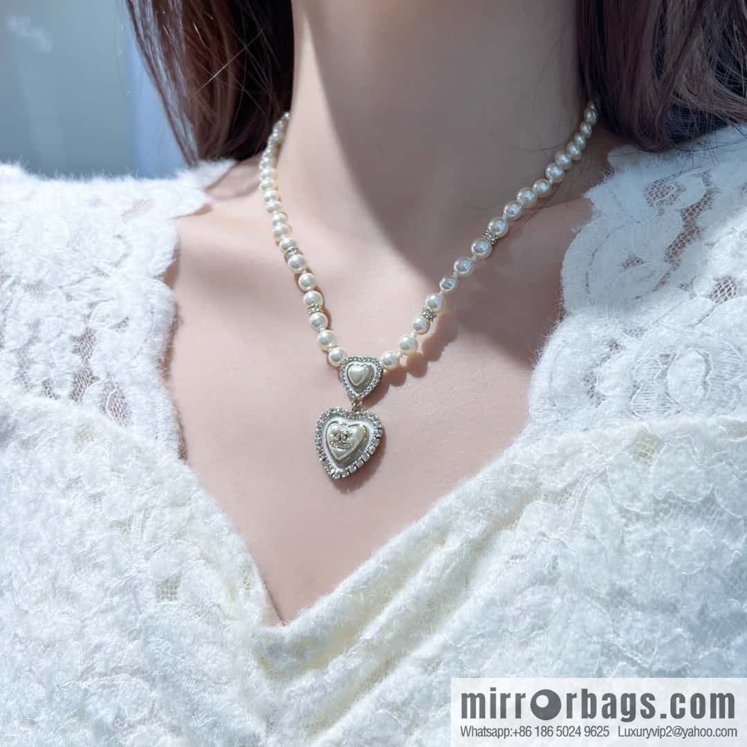 ☀️New ☑️ Chanel peach heart love pearl necklace