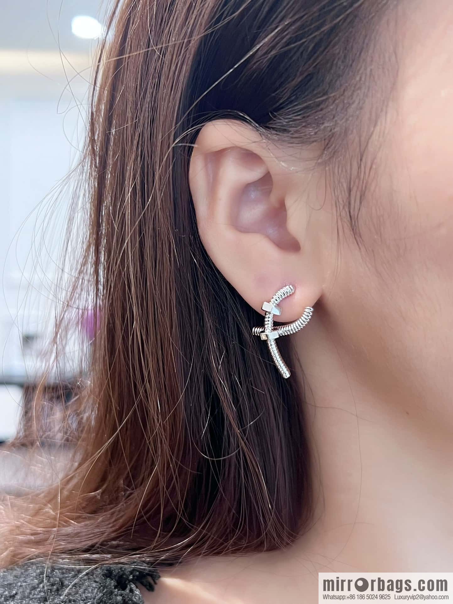 ❗New ❗ ☀️ ☀ Cartier Cartier Cross Screw Nut Earrings ☀