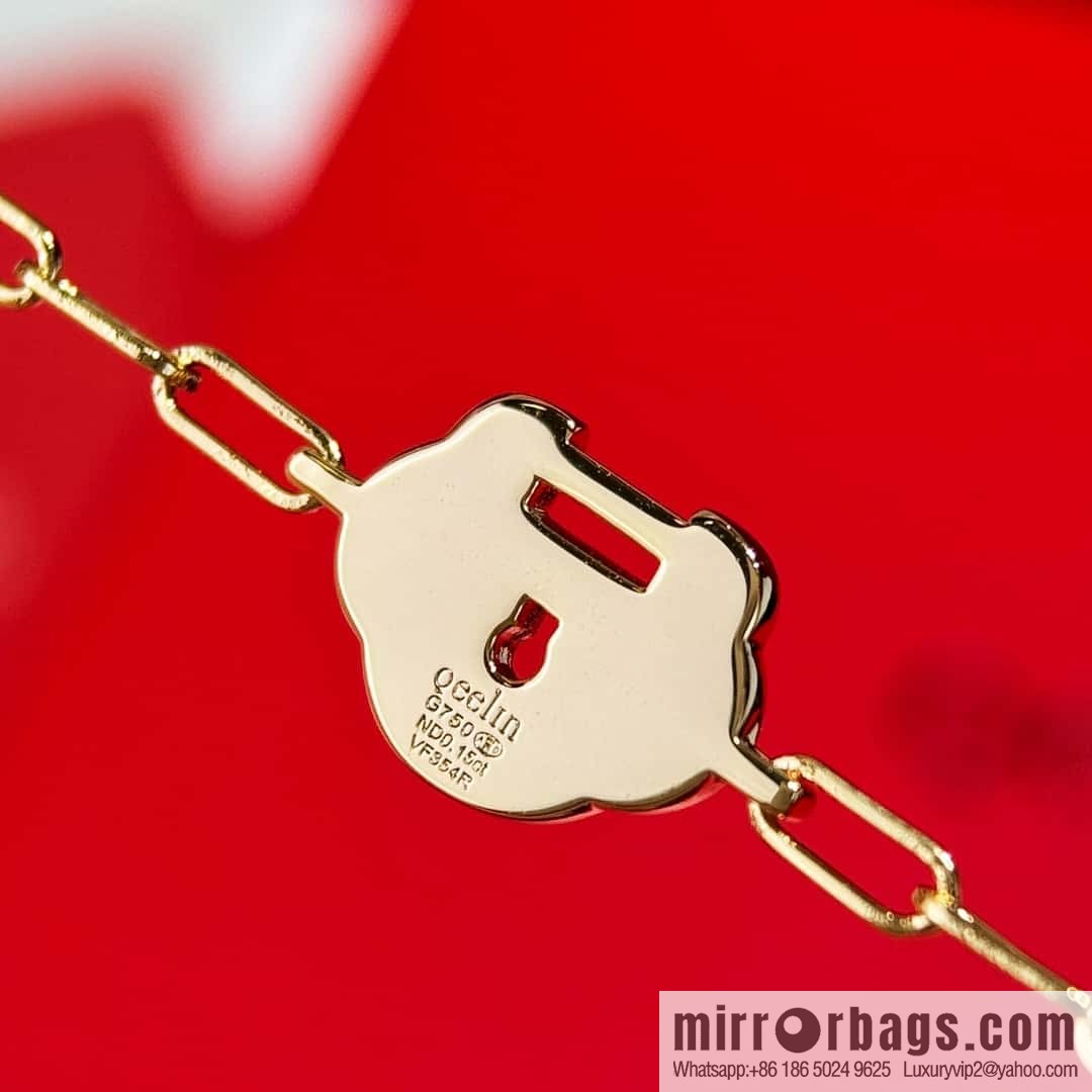 Qeelin Yu Yi Ruyi lock bracelet