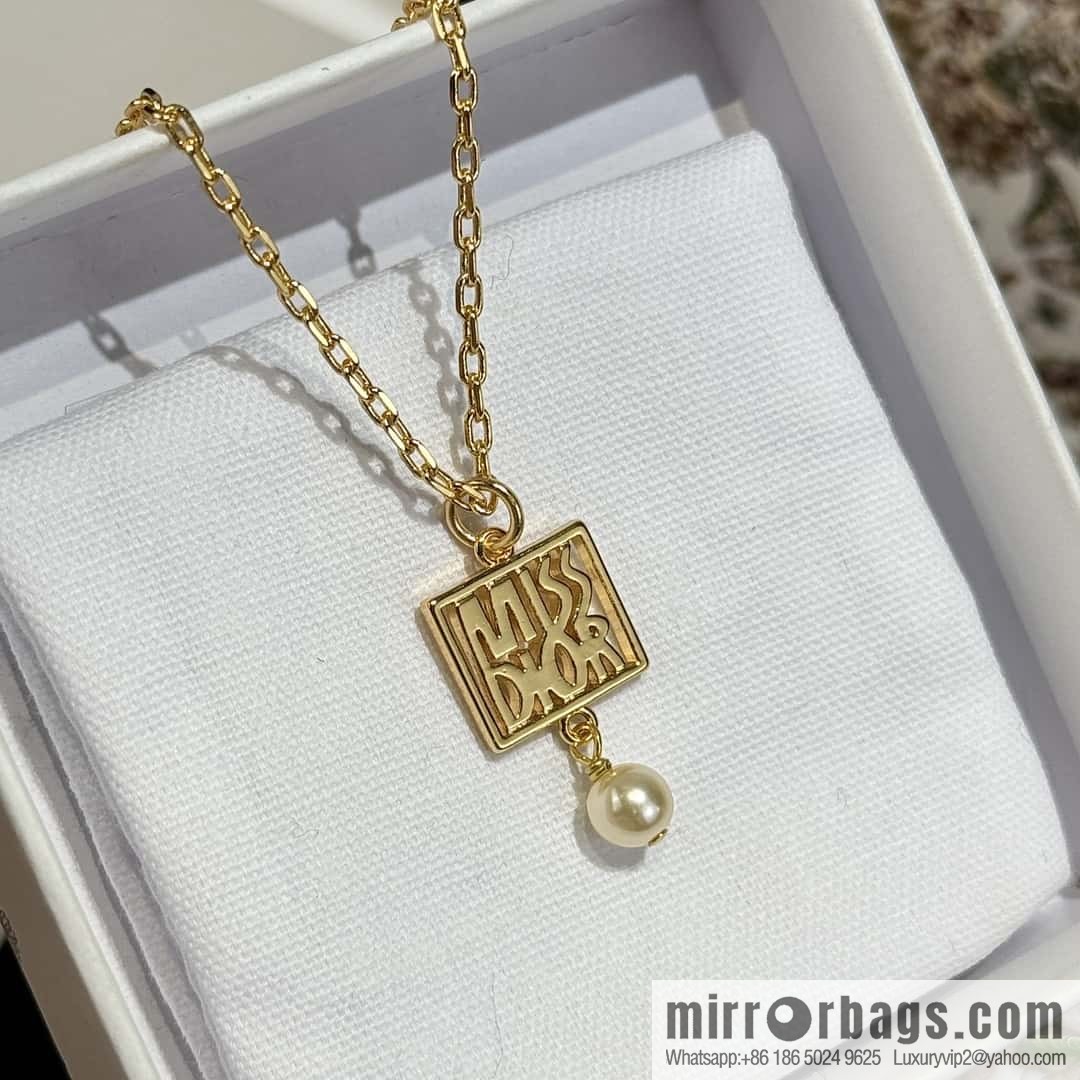 New ☑️ DIOR DIOR MISS DIOR letter pearl necklace