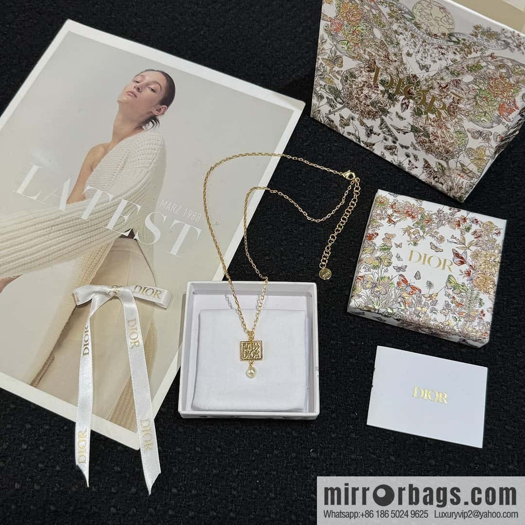 New ☑️ DIOR DIOR MISS DIOR letter pearl necklace