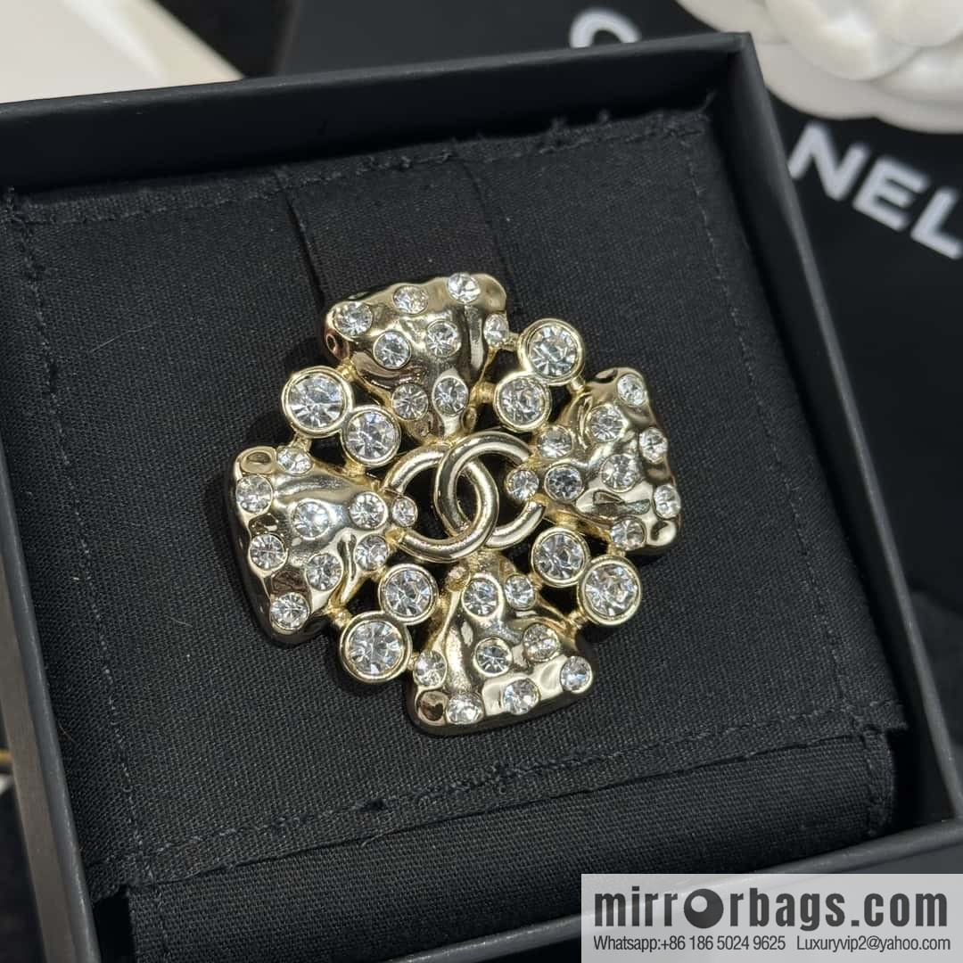 ❗️New ❗️☀️ New ☑️ Chanel Double C Clover Brooch ☀️
