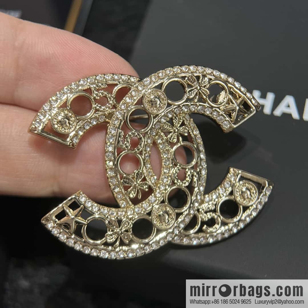 ❗️New ❗️☀️ New ☑️ Chanel Double C Hollow Brooch ☀️