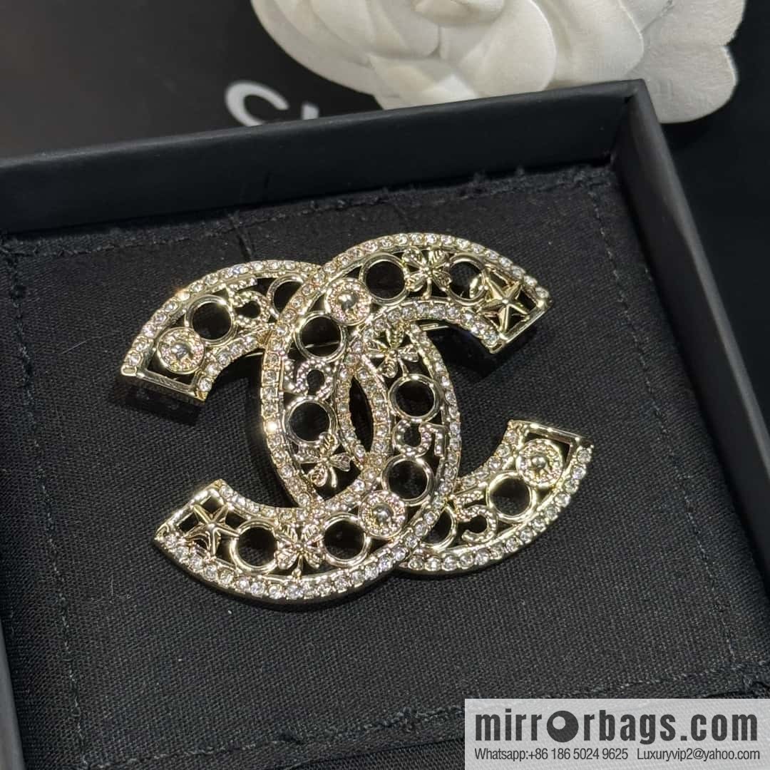 ❗️New ❗️☀️ New ☑️ Chanel Double C Hollow Brooch ☀️