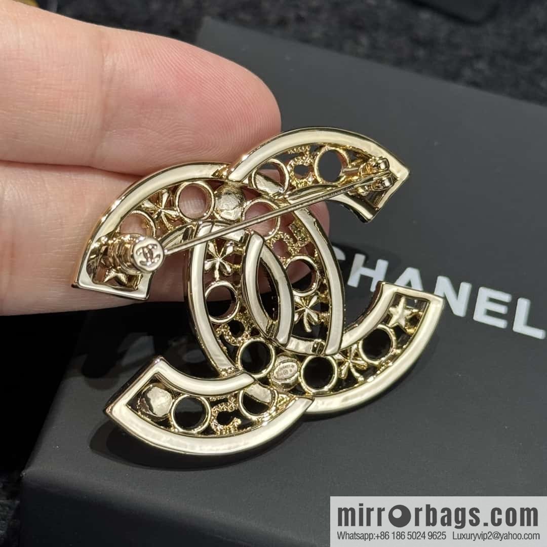 ❗️New ❗️☀️ New ☑️ Chanel Double C Hollow Brooch ☀️