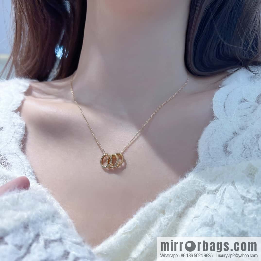 GRAFF Graff three-ring necklace