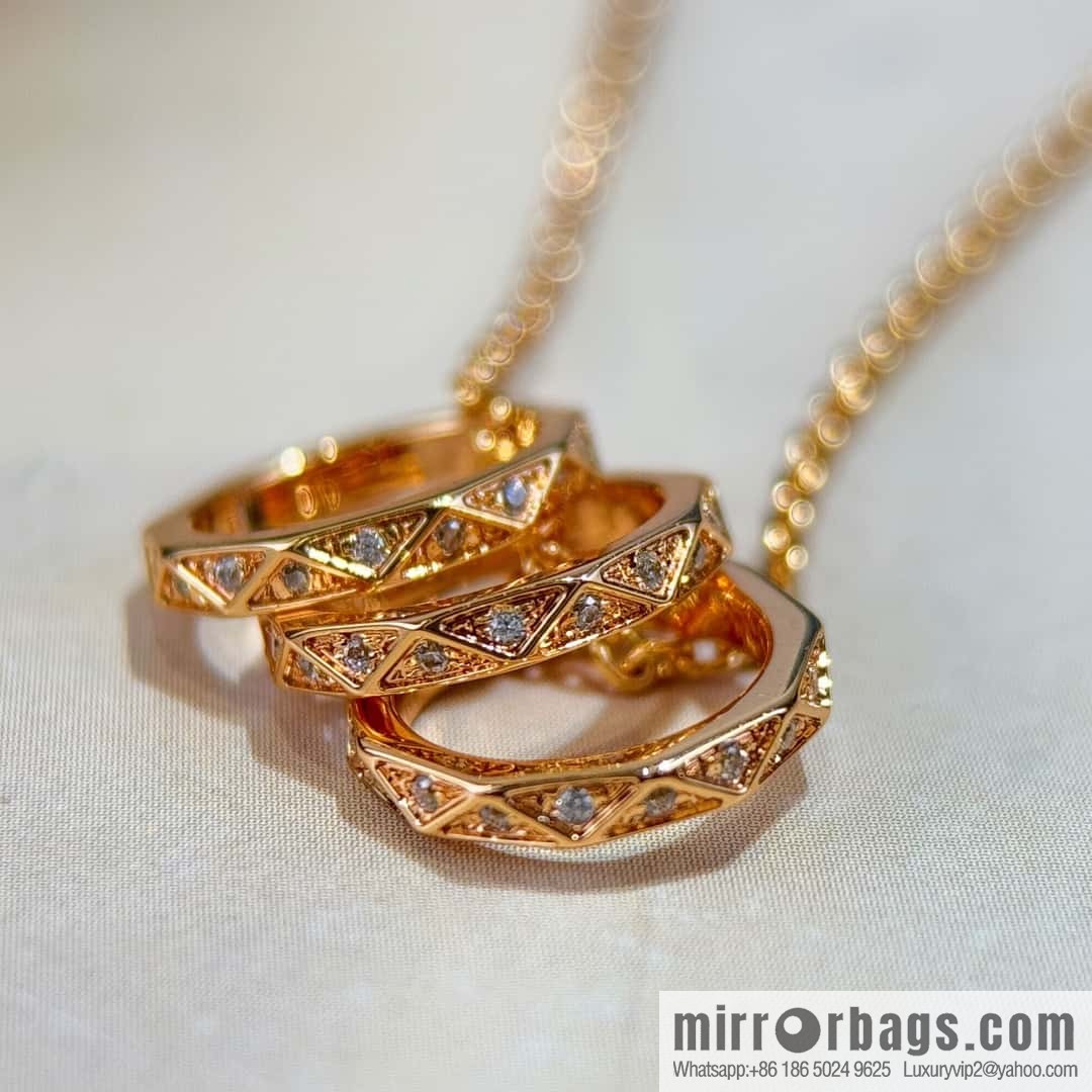 GRAFF Graff three-ring necklace