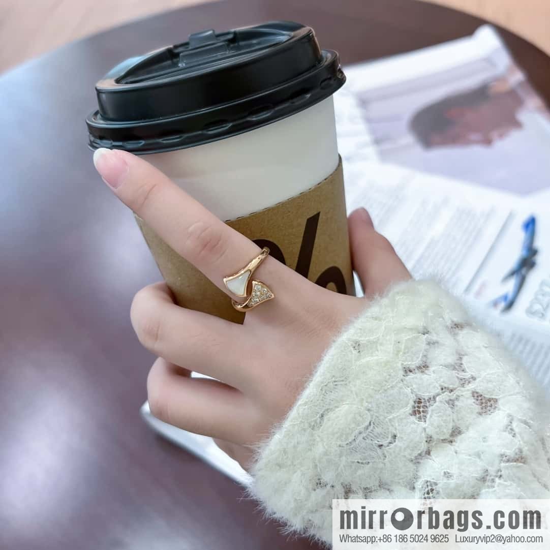 BVLGARI DIVAS'DREAM Malachite White Fritillary Fan Ring