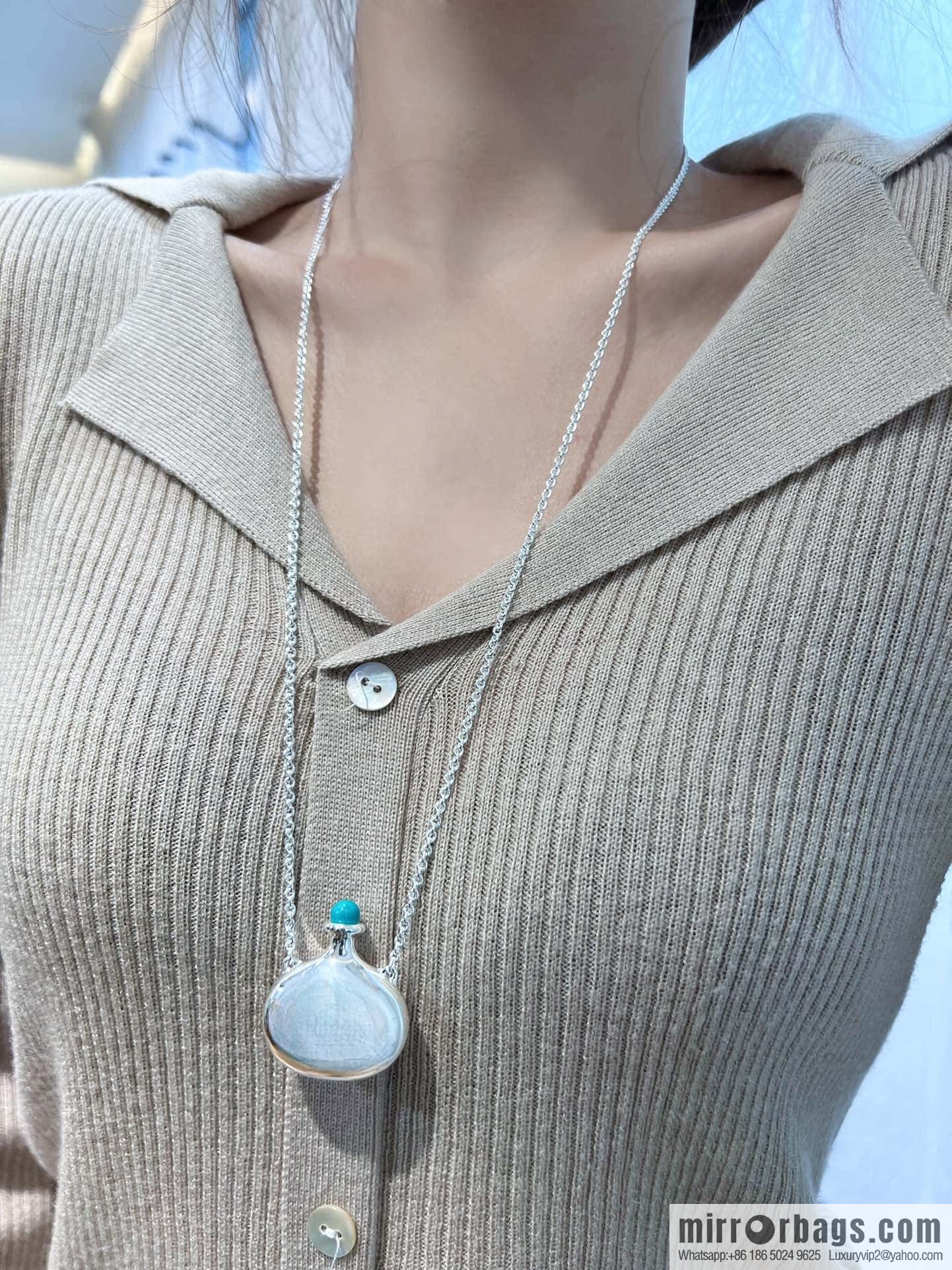 ❗️New ❗️ New ☑️ TIFFANY & Co. Glossy wine jug kettle necklace