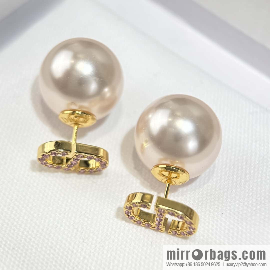 New ☑️ DIOR CD pink pearl stud earrings