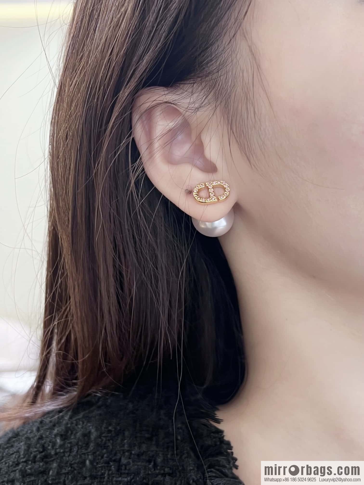 New ☑️ DIOR CD pink pearl stud earrings