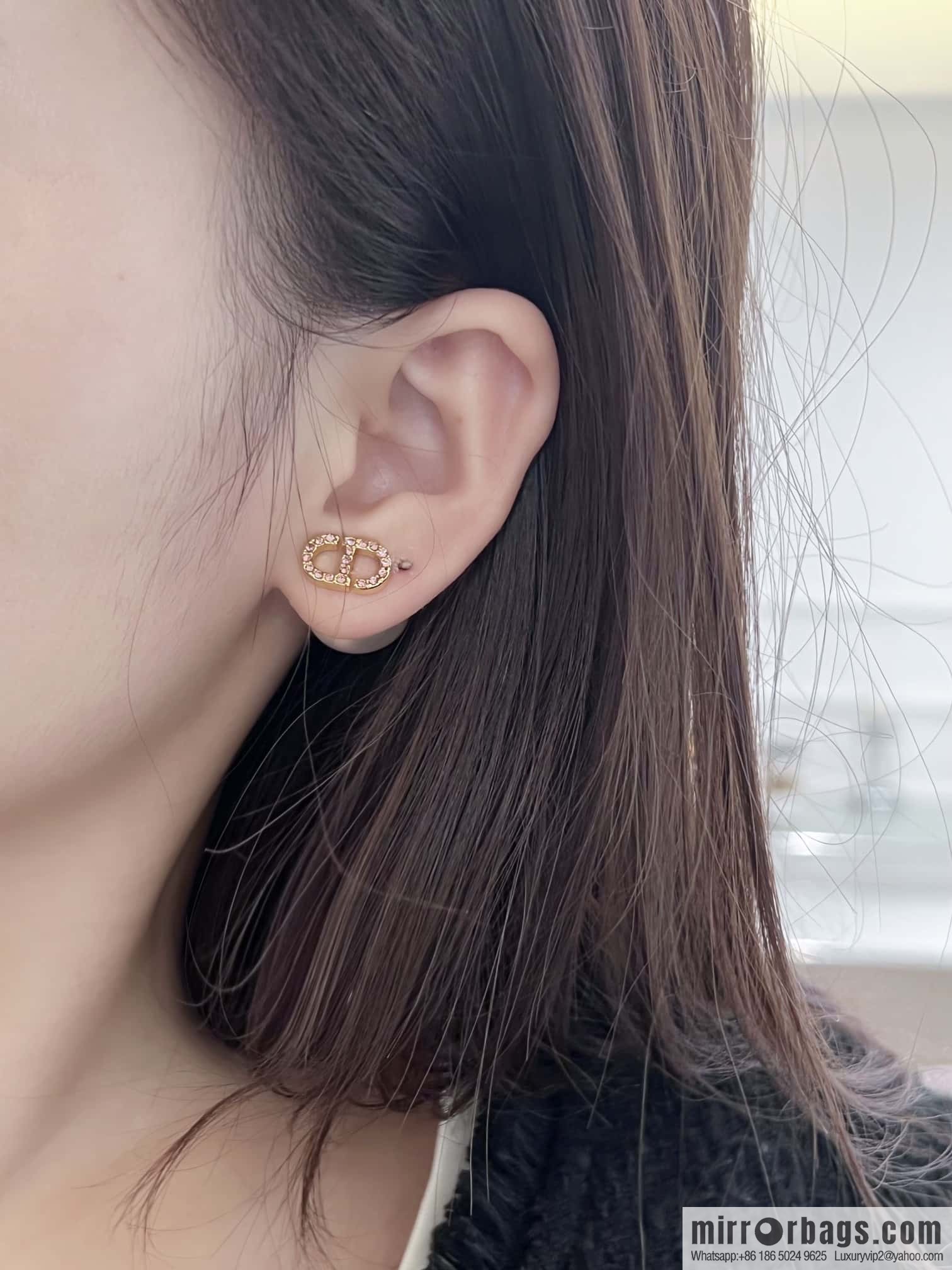 New ☑️ DIOR CD pink pearl stud earrings