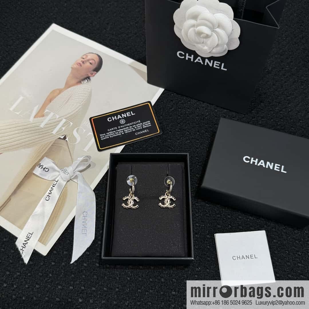 ❗️New ❗️☀️ new ☑️ chanel c2 double c lace edge stud earrings ☀️