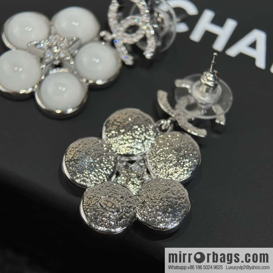❗️New ❗️☀️ new ☑️ chanel c2 double c snowflake stud earrings ☀️