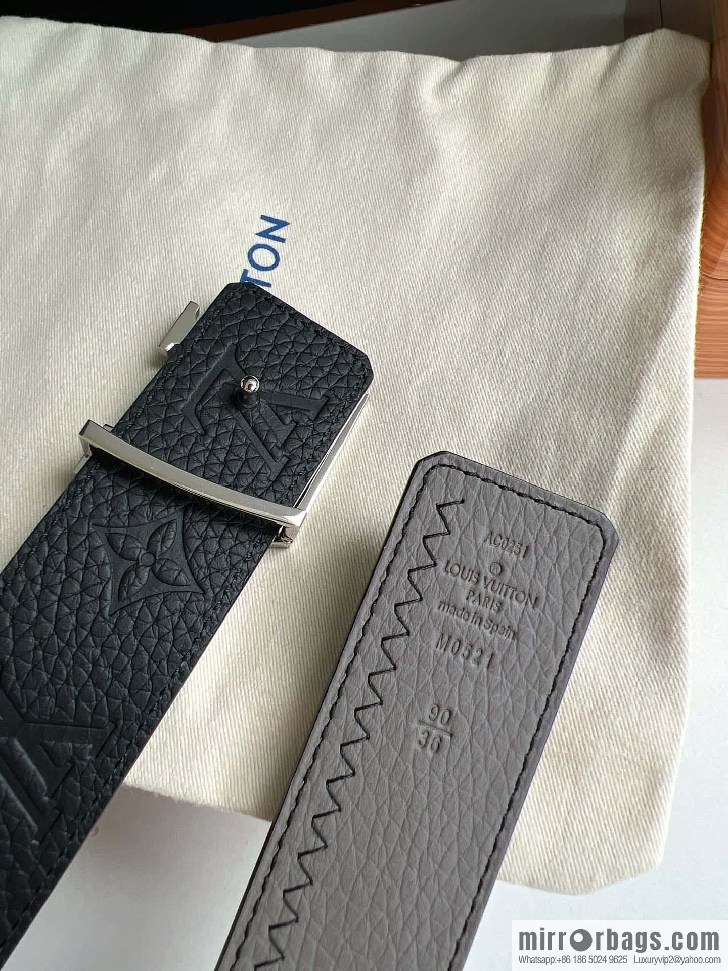 LV/Louis Vuitton Monogram lnitiales Color. Blocks Double Sided Belt 40mm