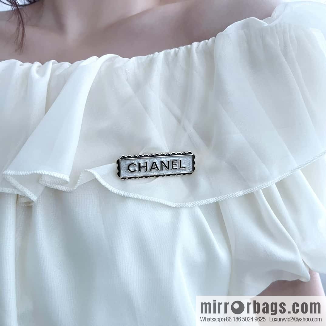❗️New ❗️ ☀️ new ☑️ Chanel brand letter brooch ☀️