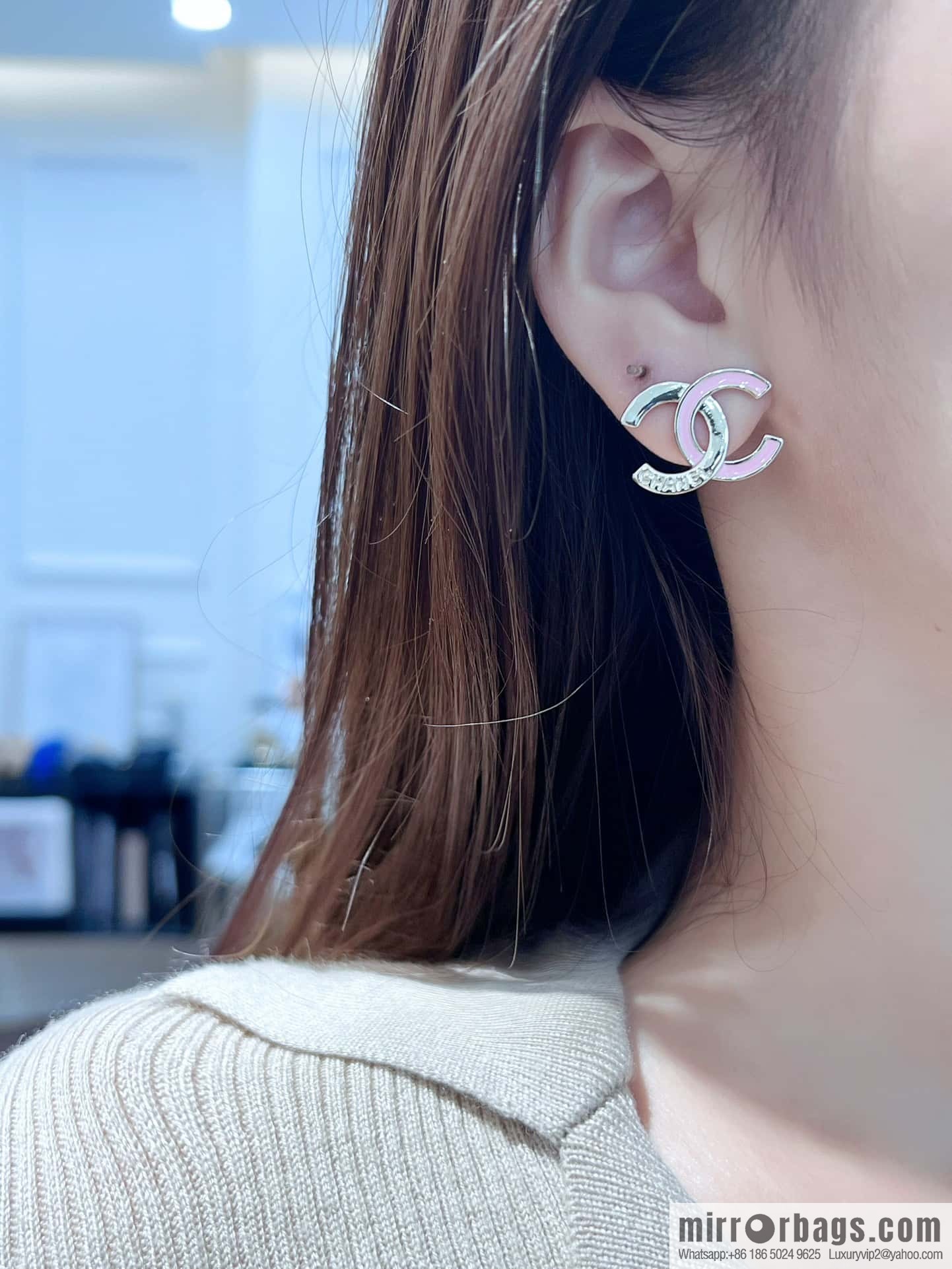 ❗️New ❗️☀️ new ☑️ chanel c1 double c half pink oil stud earrings ☀️