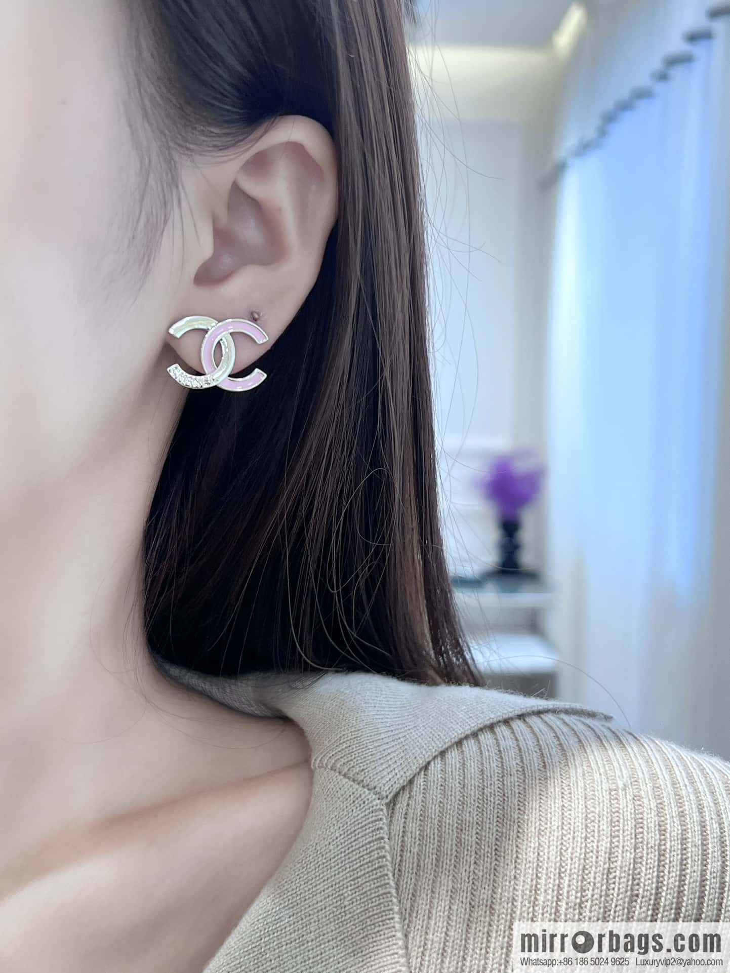 ❗️New ❗️☀️ new ☑️ chanel c1 double c half pink oil stud earrings ☀️
