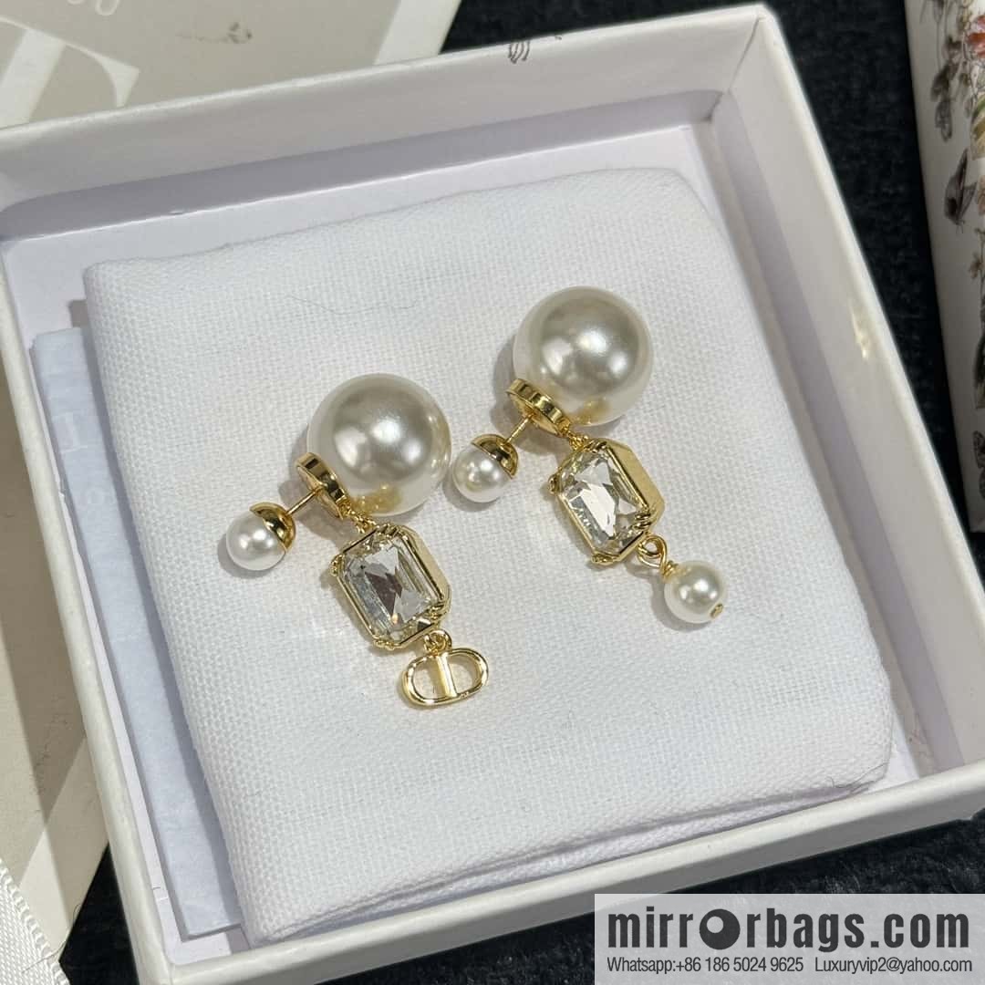 New ☑️ DIOR CD size pearl stud earrings