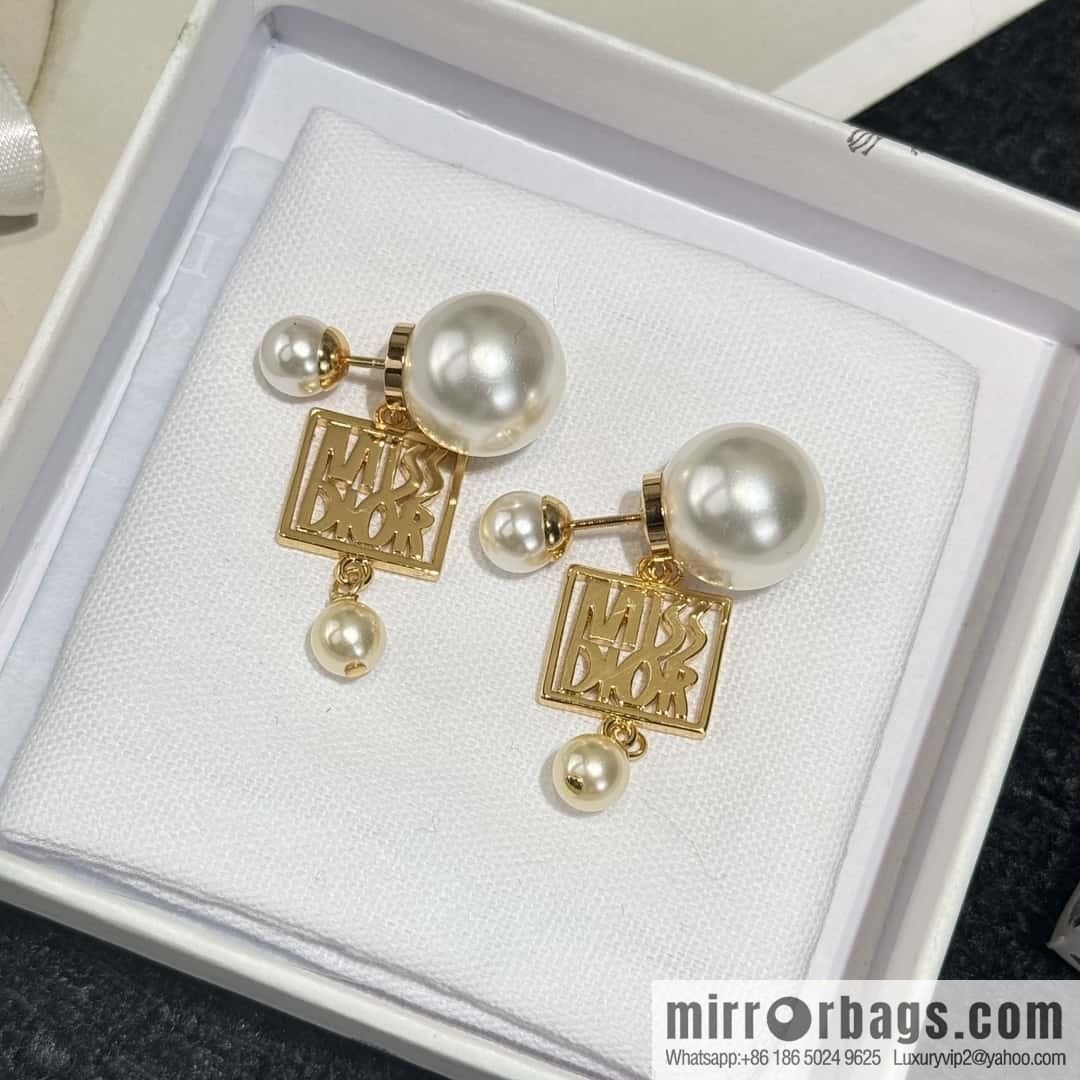 New ☑️ Dior MISS DIOR pearl stud earrings