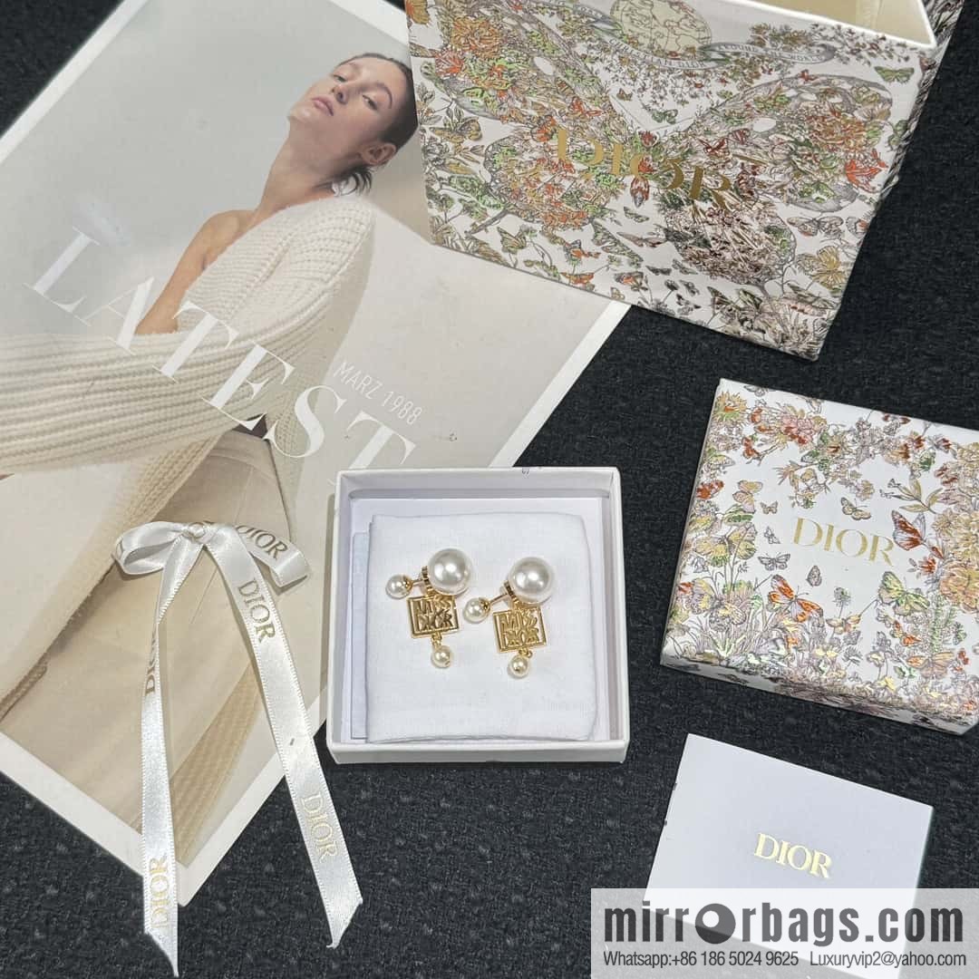 New ☑️ Dior MISS DIOR pearl stud earrings