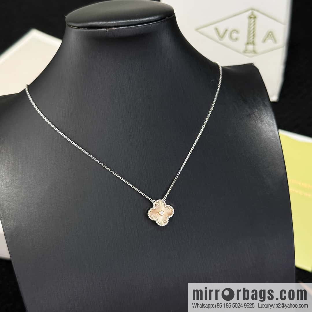 🎄Christmas Limited ☀️ Van Cleef & Arpels Christmas Limited Laser Clover Necklace ☀