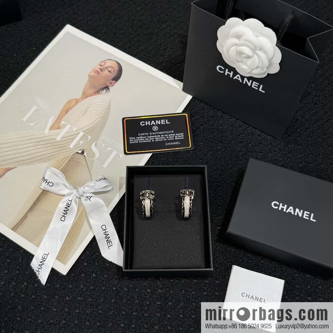 ❗️New ❗️ ☀️ new ☑️ chanel c1 double c semicircular stud earrings ☀️