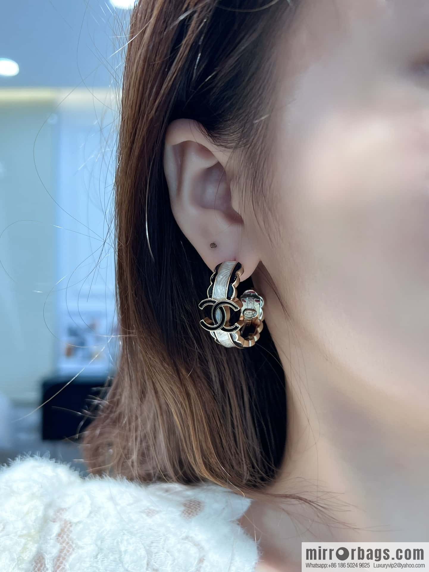 ❗️New ❗️ ☀️ new ☑️ chanel c1 double c semicircular stud earrings ☀️