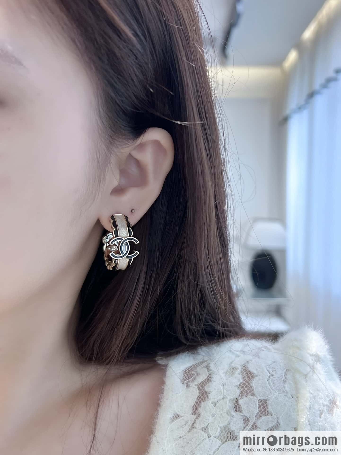 ❗️New ❗️ ☀️ new ☑️ chanel c1 double c semicircular stud earrings ☀️