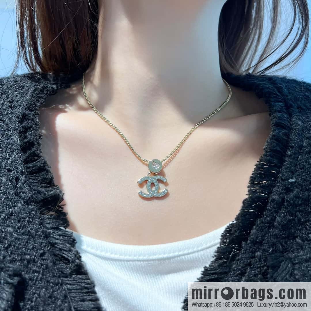 ❗️New ❗️ ☀️ new ☑️ Chanel double c round peach heart love necklace ☀️