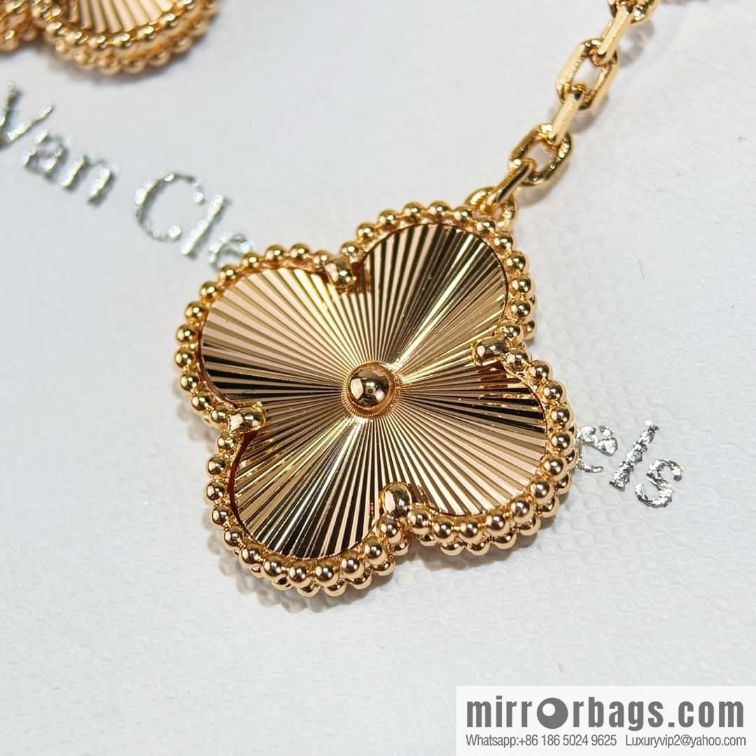 ❗️CNC version ❗️ ☀️ Van Cleef & Arpels powder shell laser engraved four-leaf clover earrings stud earrings ☀