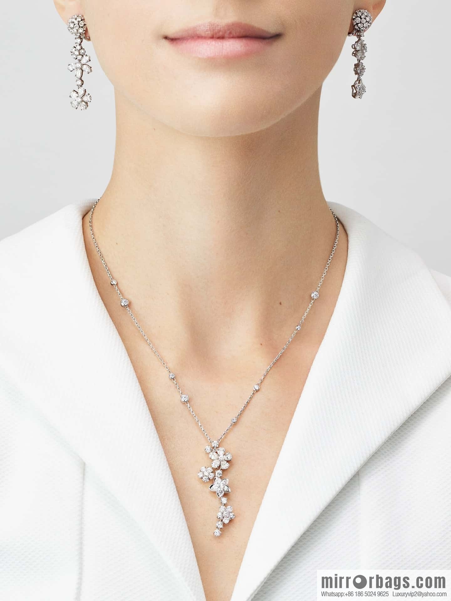 Van Cleef & Arpels A Midsummer Night's Dream Folie des Pres Necklace