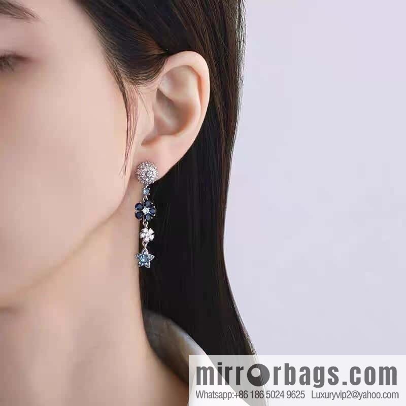 Van Cleef & Arpels A Midsummer Night's Dream Folie des Pres Necklace