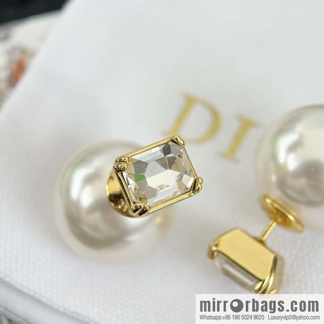 New ☑️ DIOR square diamond pearl stud earrings