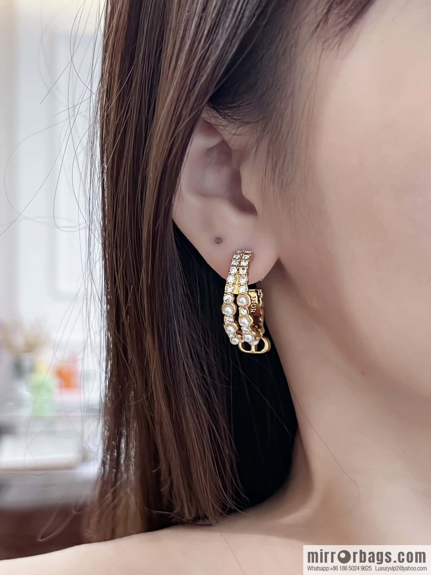 New ☑️ DIOR pearl cd stud earrings