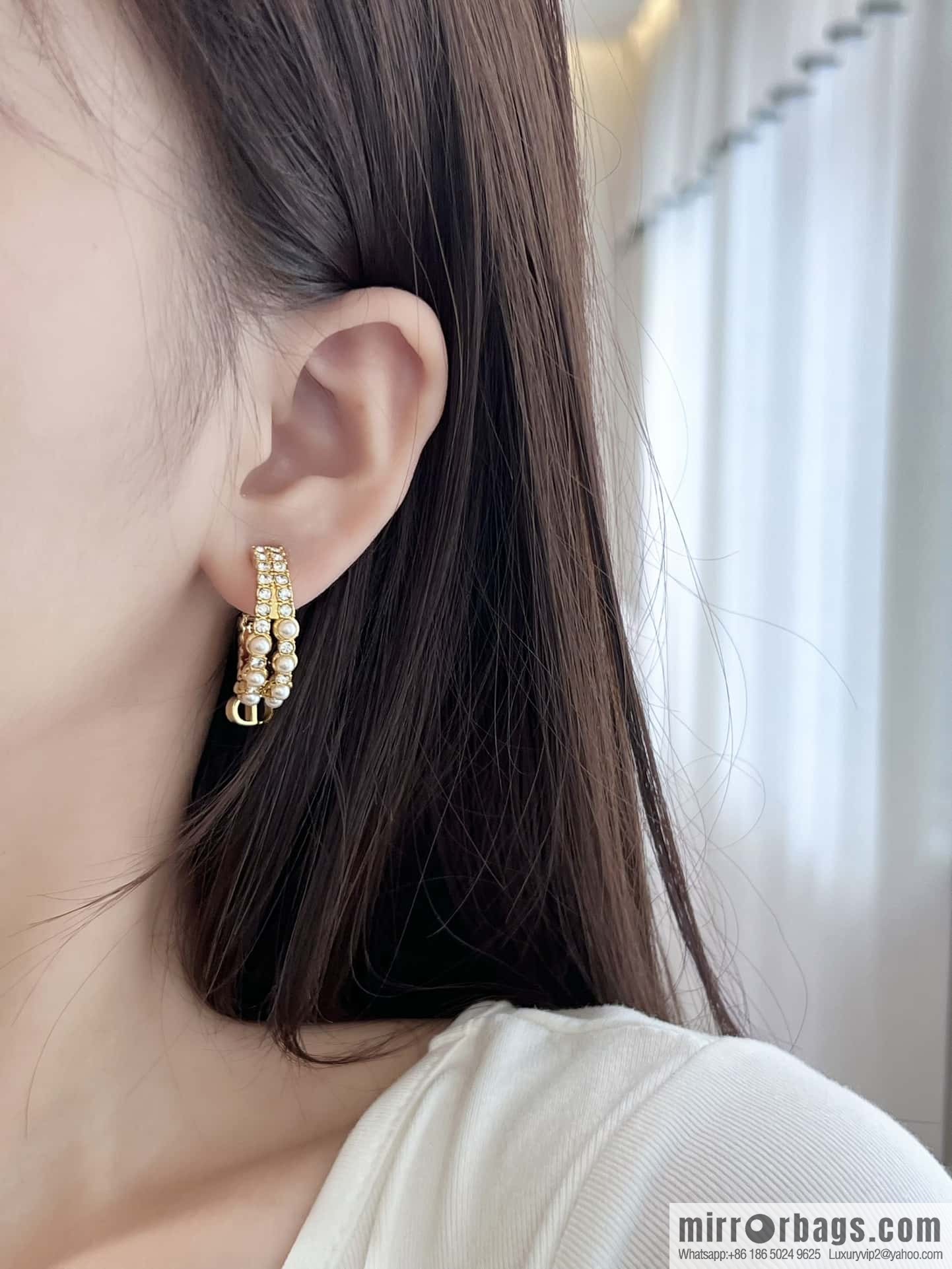 New ☑️ DIOR pearl cd stud earrings