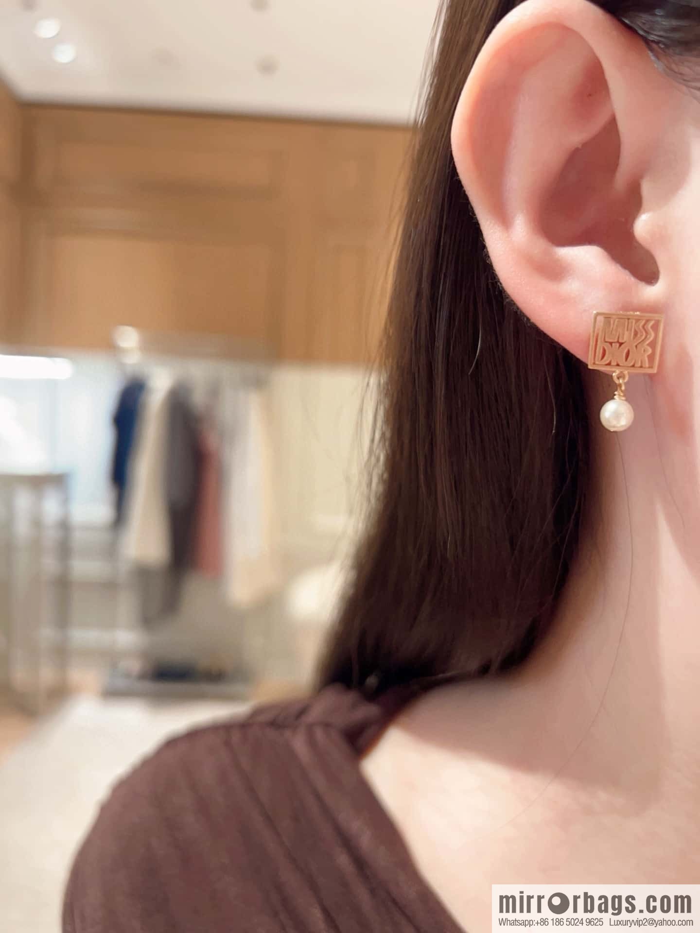 New ☑️ DIOR MISS pearl stud earrings